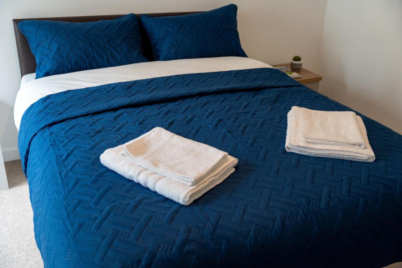 Spacious Apartment In Woking Town Centre ภายนอก รูปภาพ