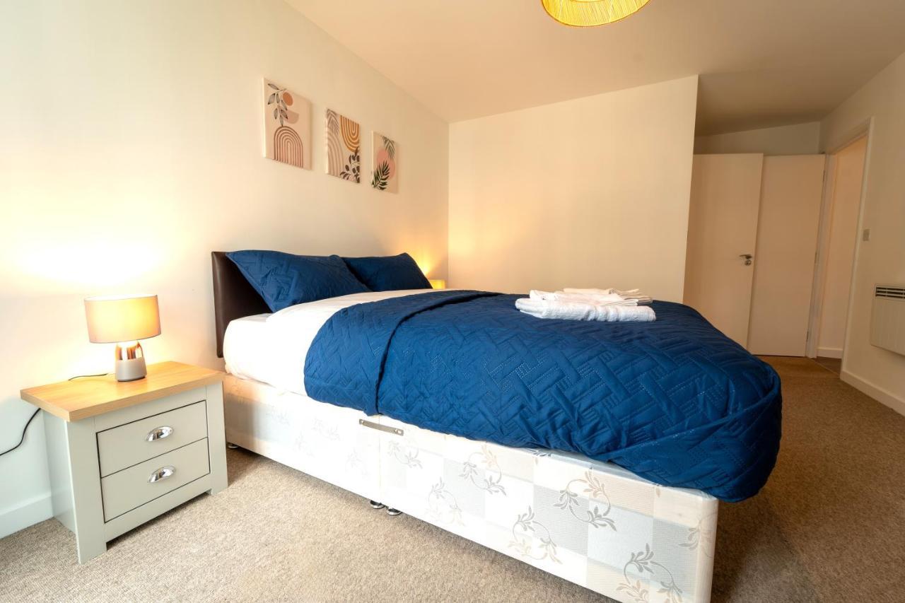 Spacious Apartment In Woking Town Centre ภายนอก รูปภาพ