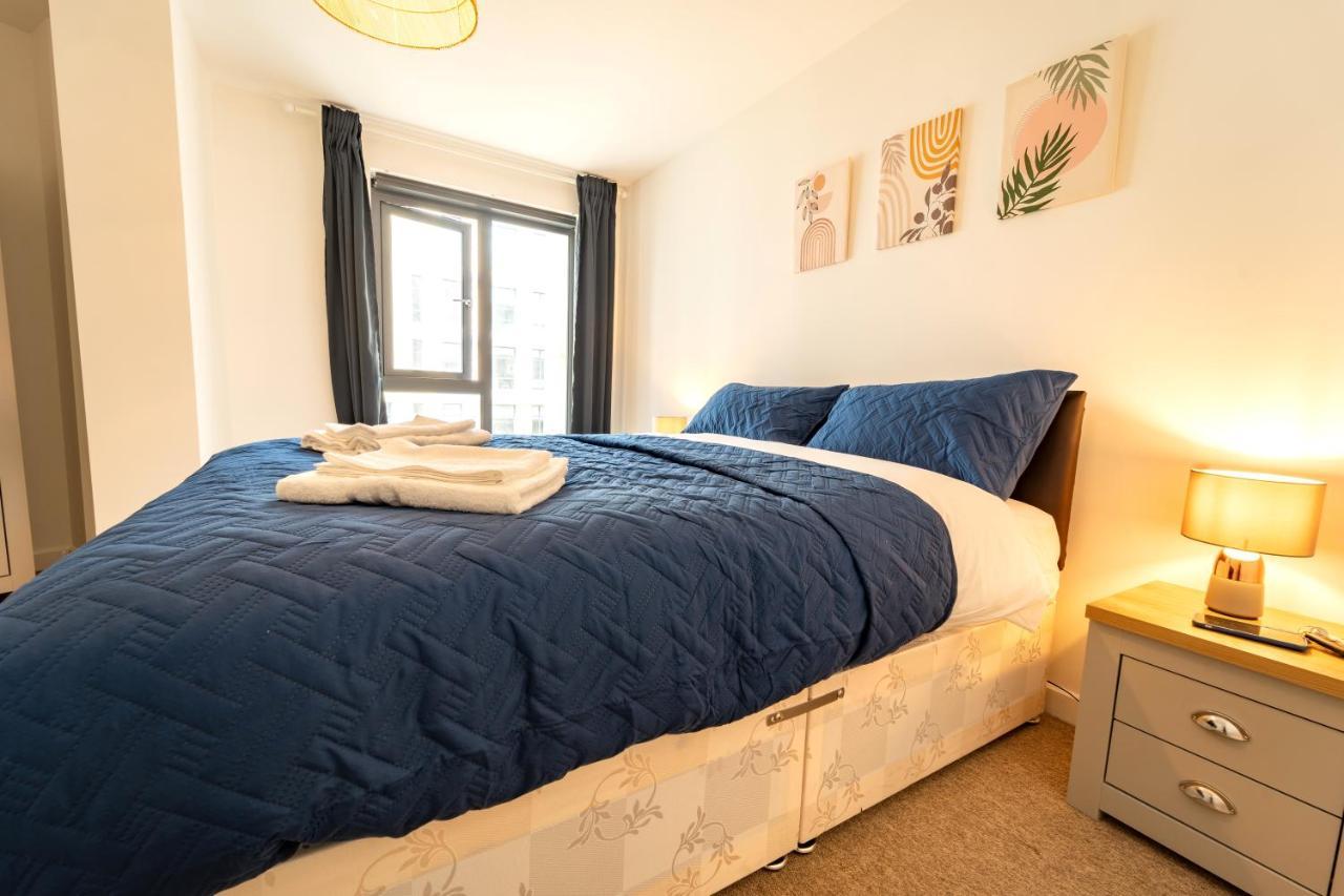 Spacious Apartment In Woking Town Centre ภายนอก รูปภาพ